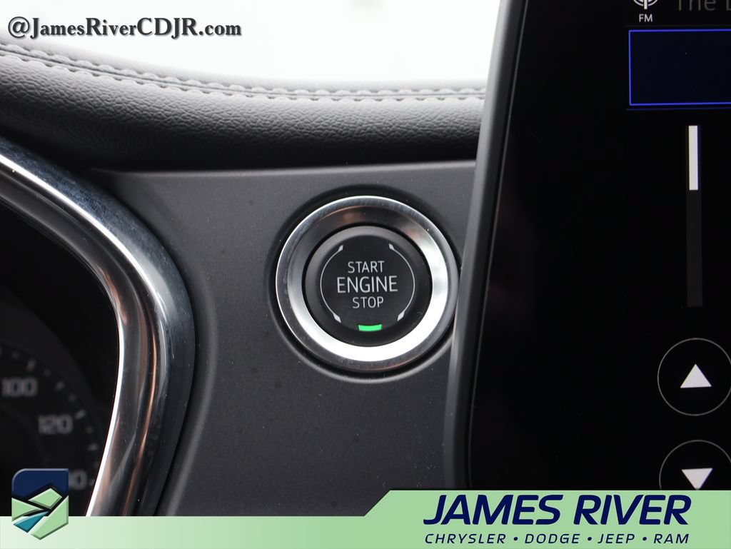 Used 2025 Chevrolet Blazer LT AWD/4WD image 31