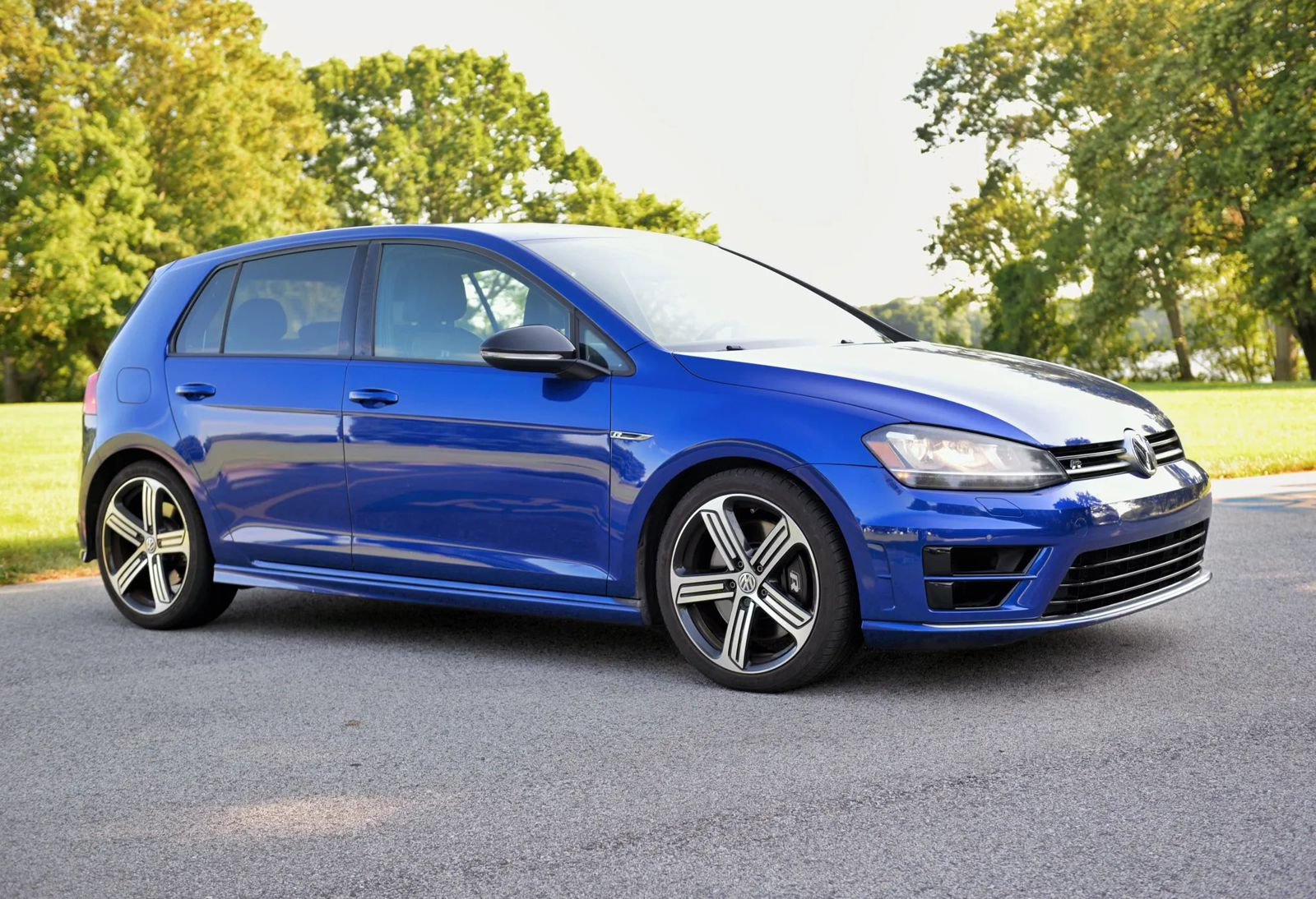 Used 2015 Volkswagen Golf R 4-Door AWD/4WD image 24