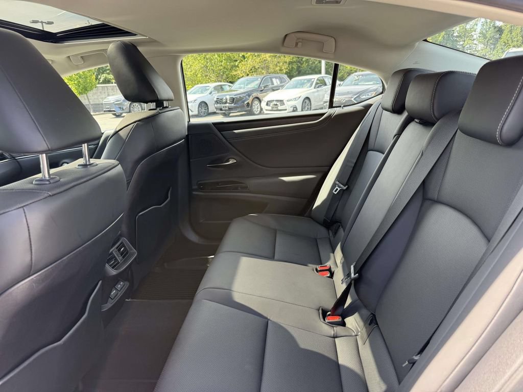 Used 2024 Lexus ES 250 w/ Premium Package AWD/4WD image 17
