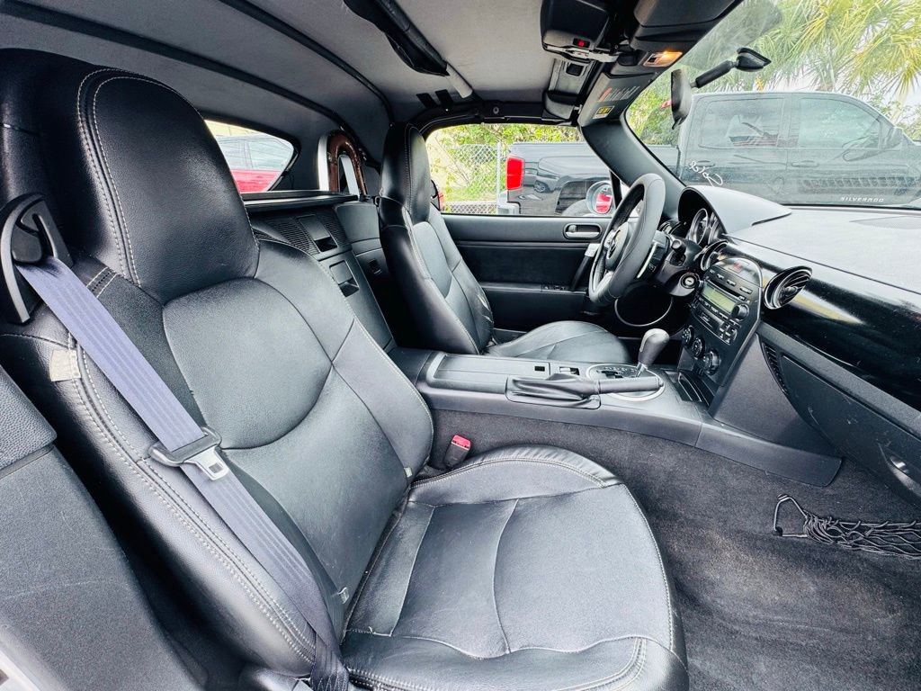 Used 2006 MAZDA MX-5 Miata Grand Touring RWD image 22