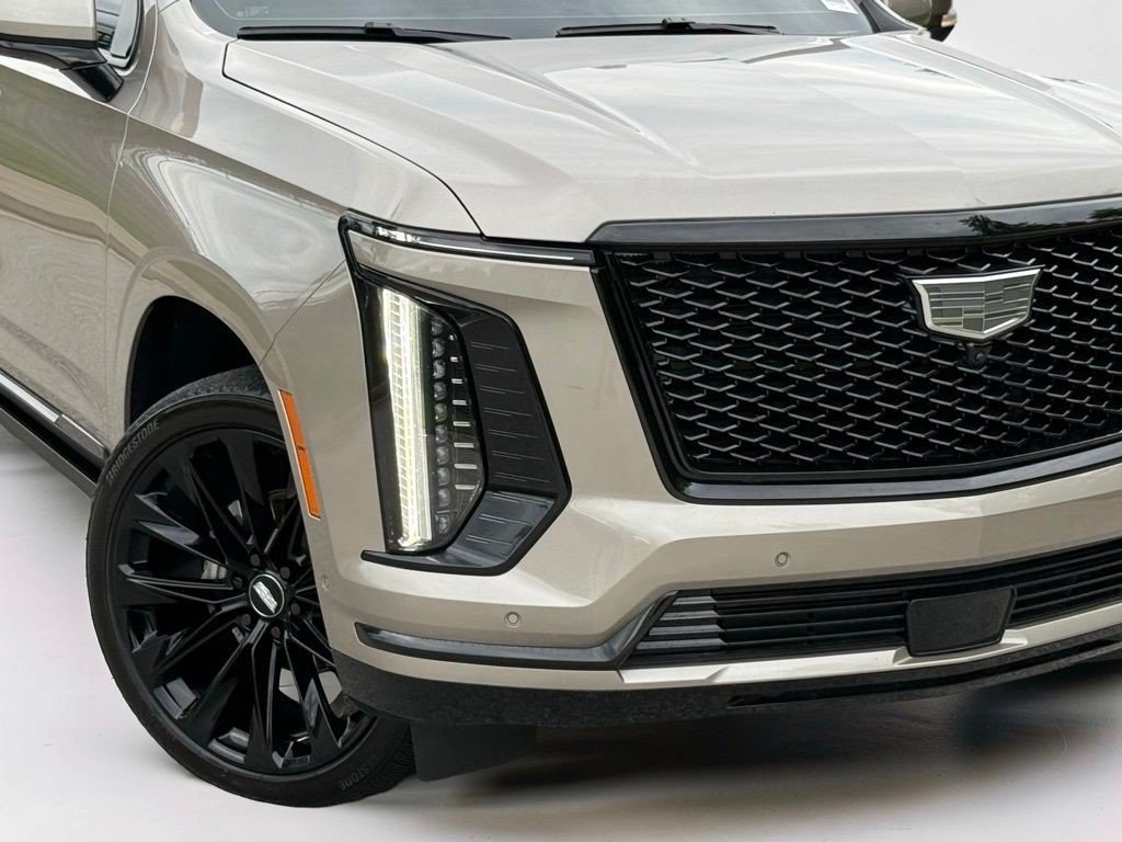 Certified 2025 Cadillac Escalade ESV Sport Platinum w/ LPO, ONYX Package AWD/4WD image 8
