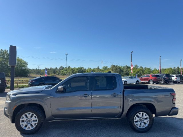 Used 2023 Nissan Frontier SV RWD image 4