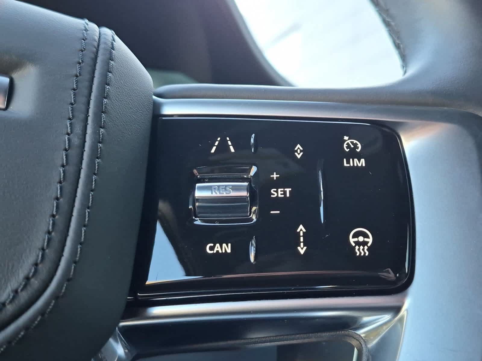 Used 2023 Land Rover Range Rover SV AWD/4WD image 26