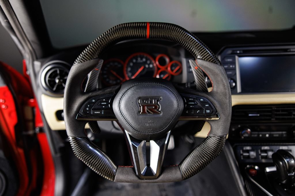 Used 2018 Nissan GT-R Premium AWD/4WD image 19