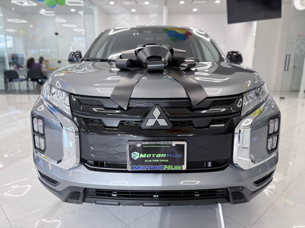 Used 2026 Mitsubishi Outlander Sport LE AWD/4WD image 2