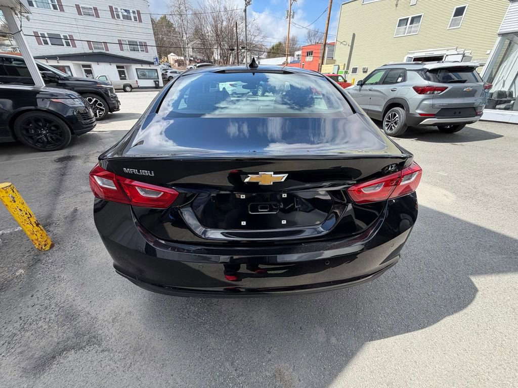 Used 2025 Chevrolet Malibu LT image 4