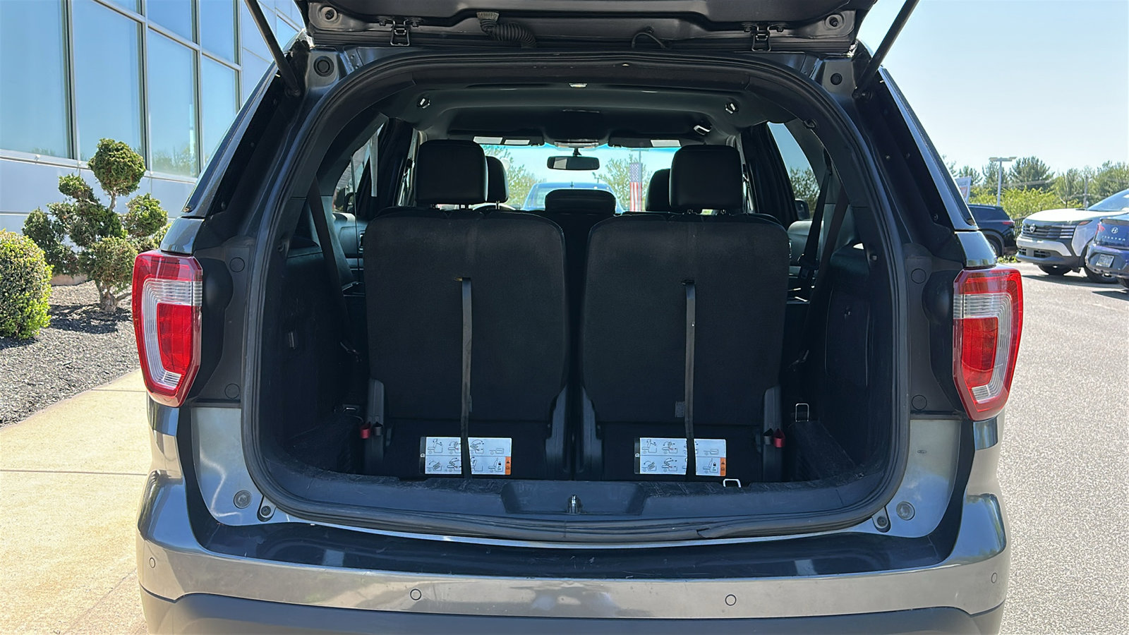 Used 2016 Ford Explorer XLT w/ Equipment Group 202A AWD/4WD image 7