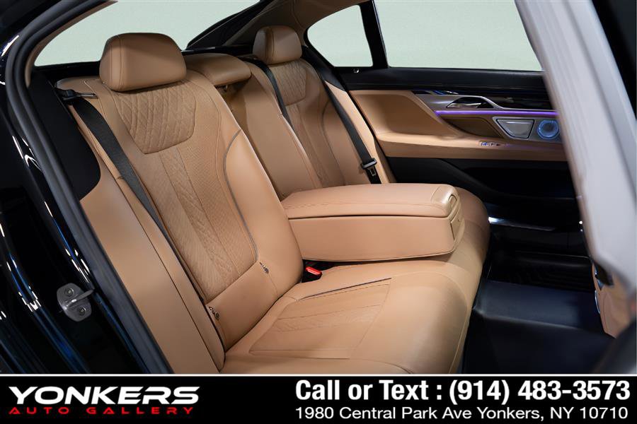 Used 2019 BMW 750i xDrive w/ Executive Package image 33