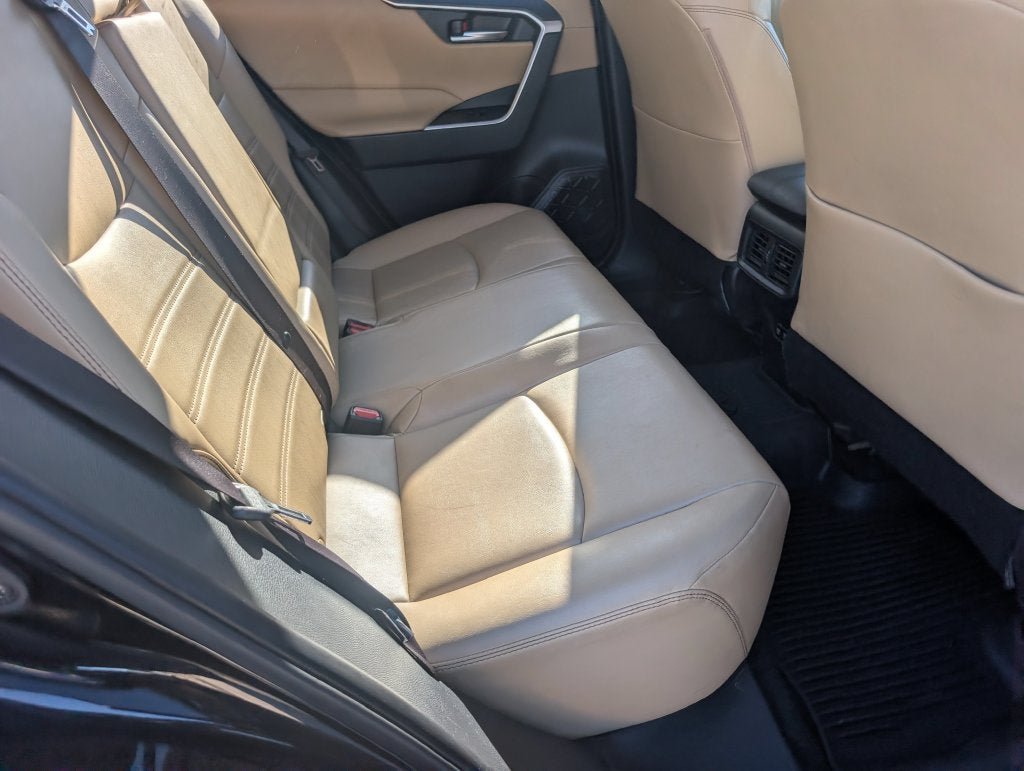 Used 2019 Toyota RAV4 XLE Premium w/ All Weather Liner Package AWD/4WD image 5
