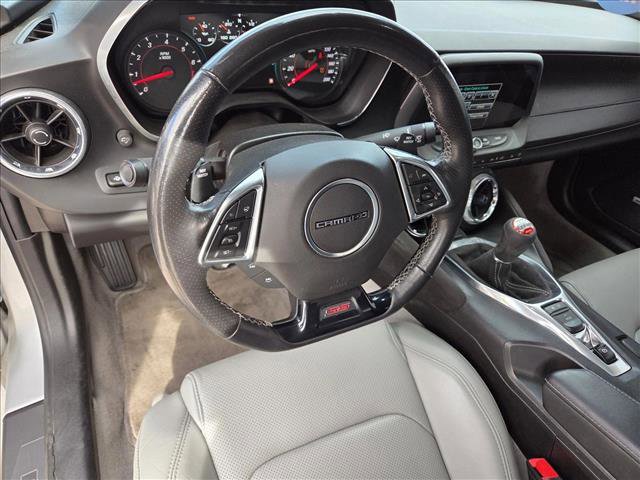 Used 2016 Chevrolet Camaro SS image 9