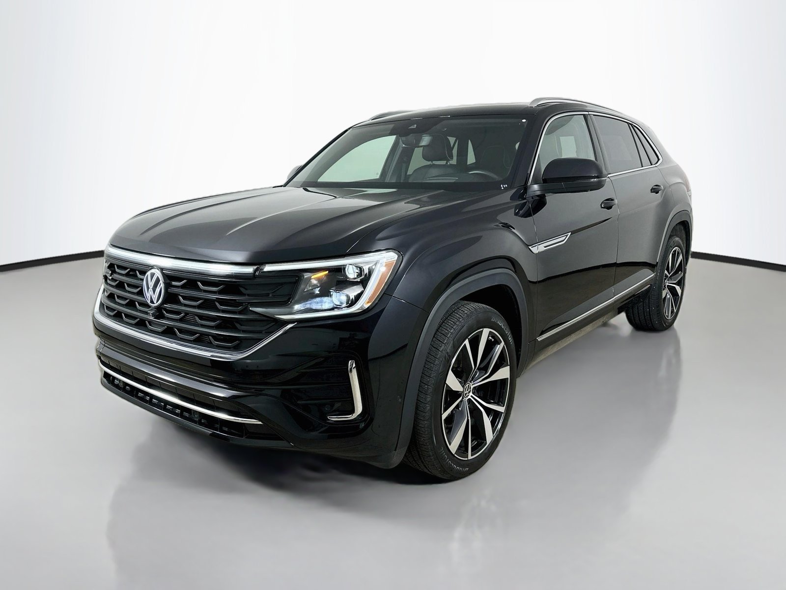 Certified 2026 Volkswagen Atlas Cross Sport SEL Premium R-Line AWD/4WD image 1
