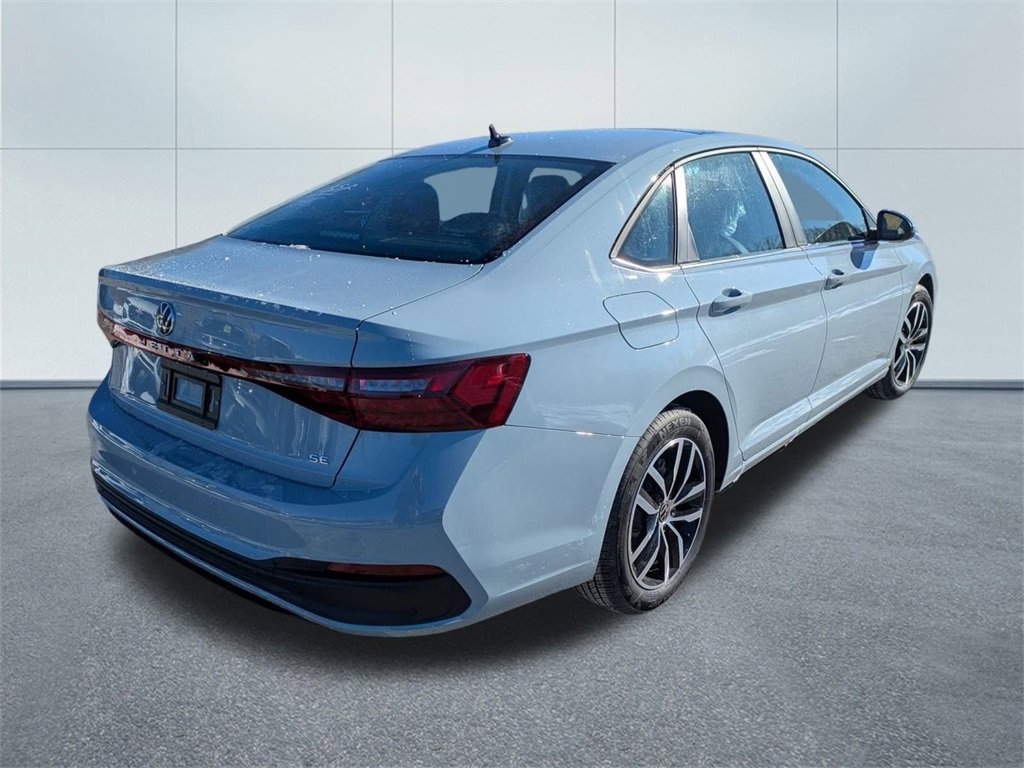 New 2026 Volkswagen Jetta SE image 3
