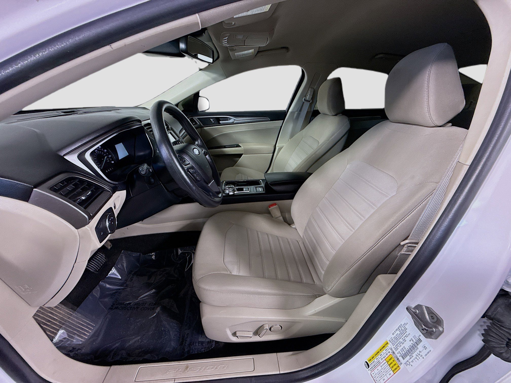 Used 2020 Ford Fusion SE image 22