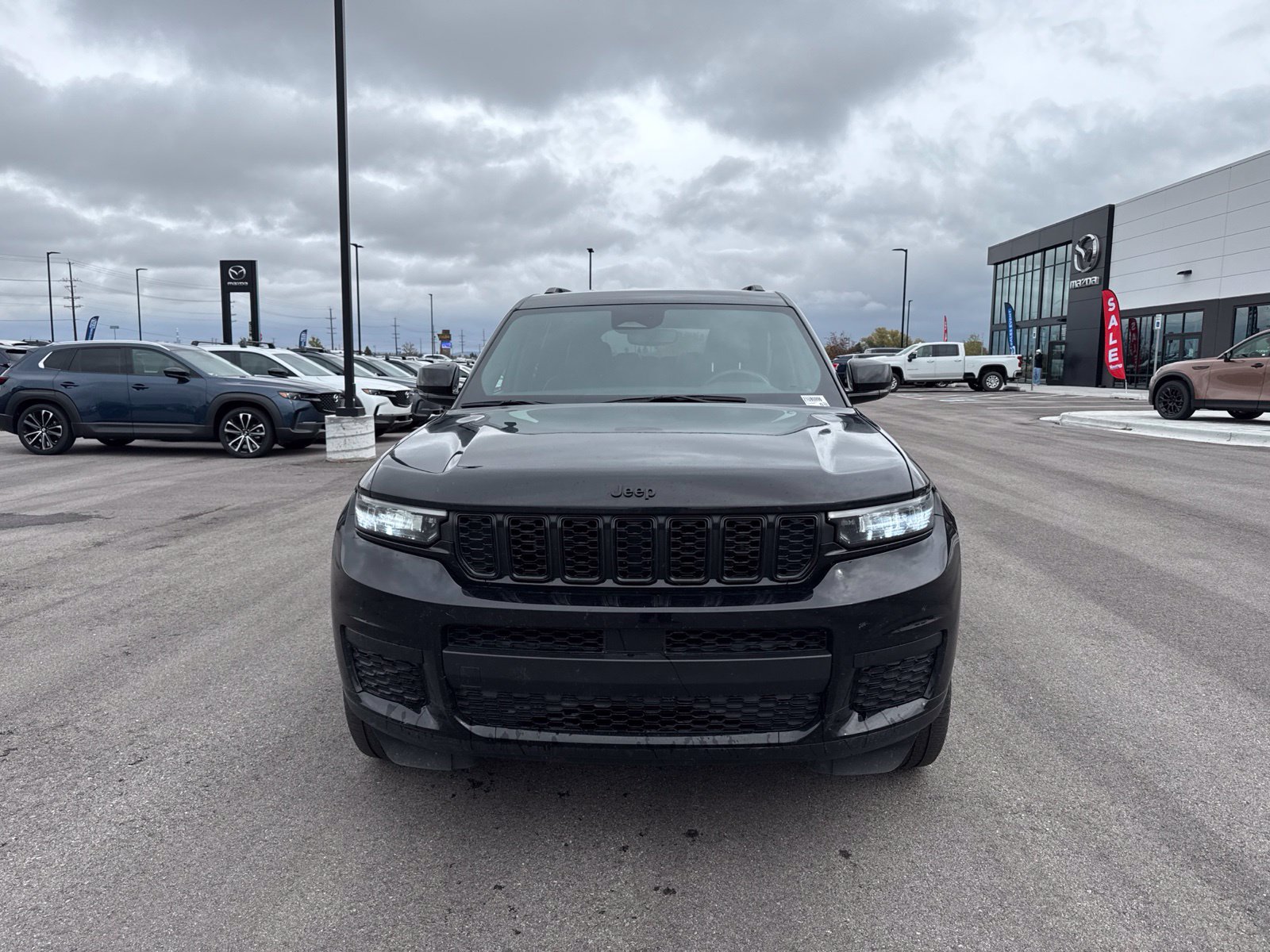 Used 2024 Jeep Grand Cherokee L Laredo AWD/4WD image 2