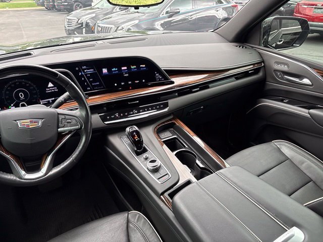 Used 2023 Cadillac Escalade ESV Premium Luxury w/ LPO, Floor Liner Package AWD/4WD image 22