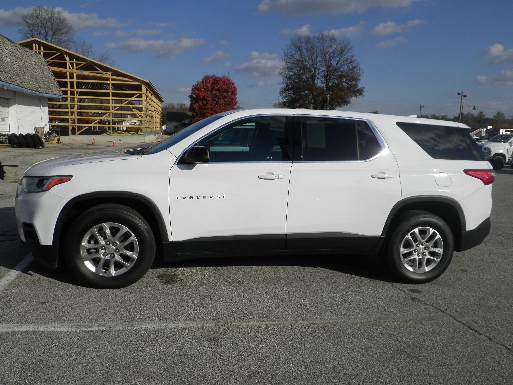 Used 2021 Chevrolet Traverse LS w/ LPO, Cargo Package image 4