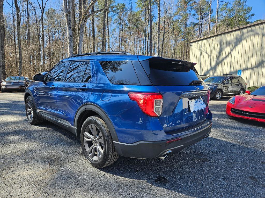 Used 2021 Ford Explorer XLT w/ Equipment Group 202A image 4
