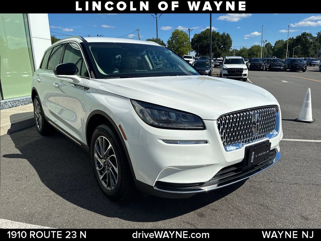 Certified 2022 Lincoln Corsair AWD w/ Equipment Group 101A image 9