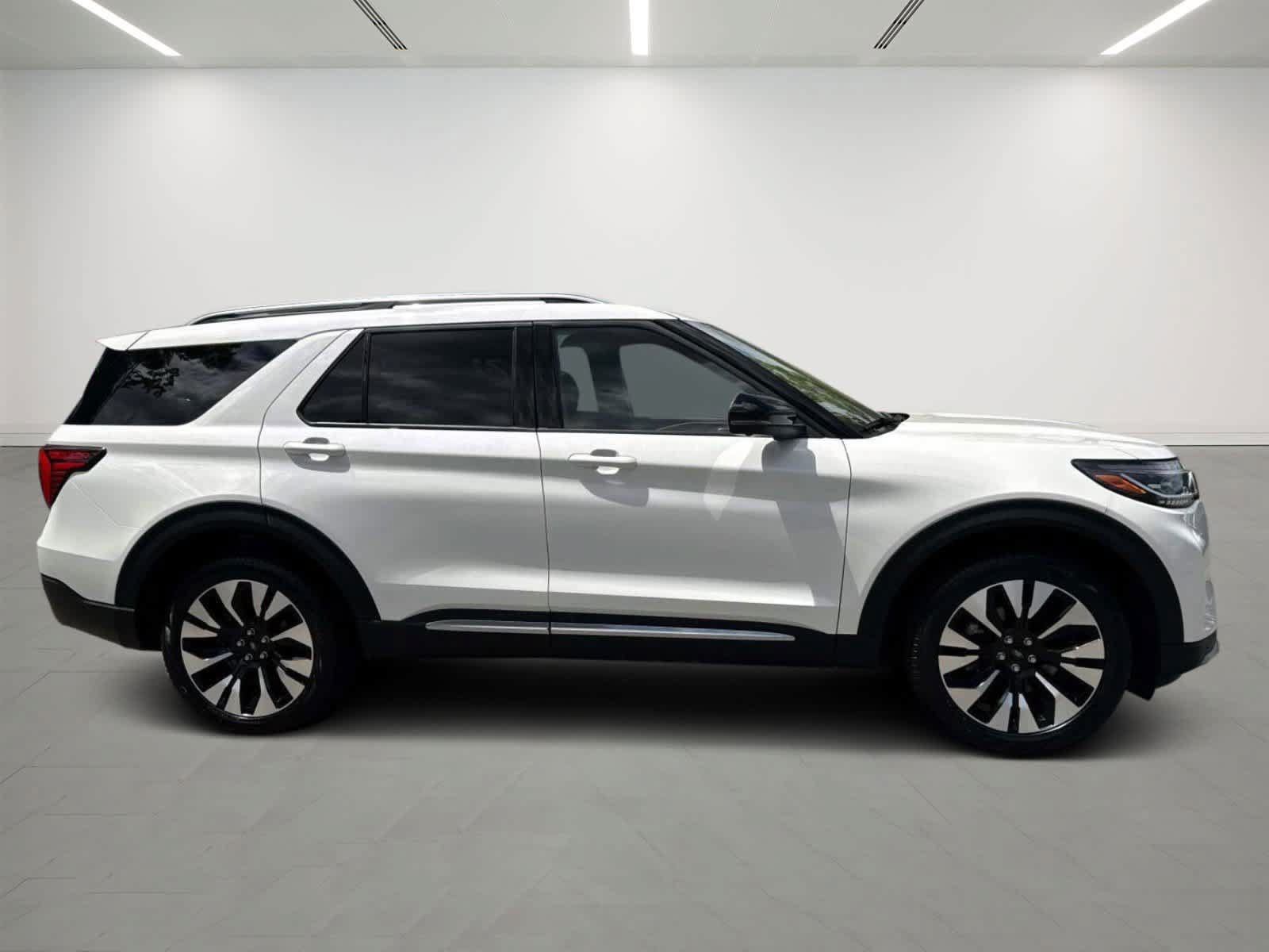 Used 2025 Ford Explorer Platinum w/ LUX Leather Package AWD/4WD image 5