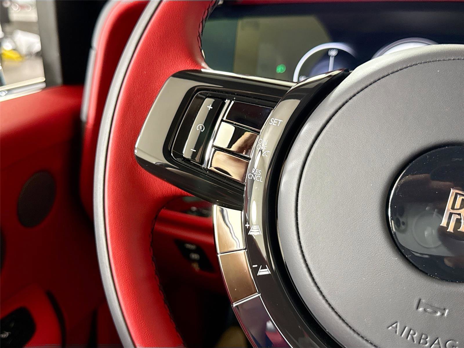 Used 2025 Rolls-Royce Cullinan image 25