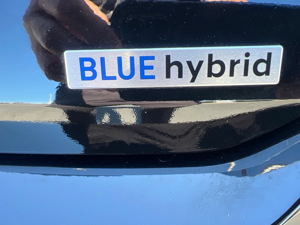 Used 2025 Hyundai Elantra Hybrid FWD image 13