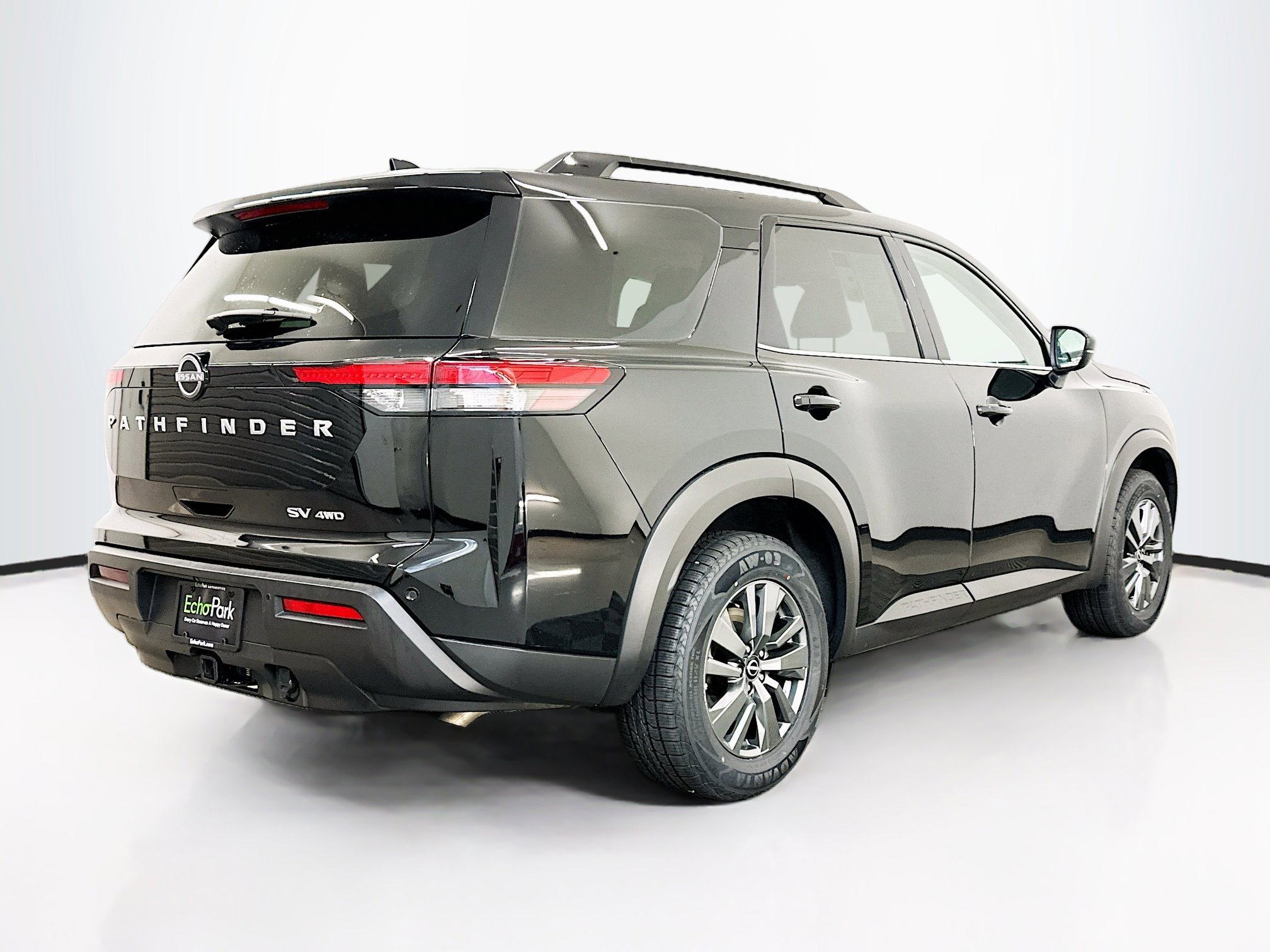 Used 2024 Nissan Pathfinder SV w/ SV Premium Package image 9
