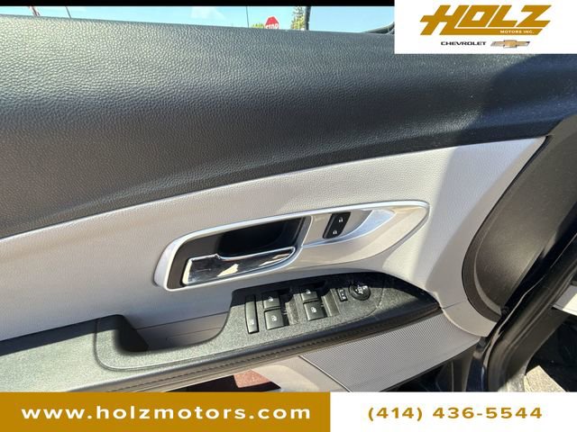 Used 2017 Chevrolet Equinox LS AWD/4WD image 21
