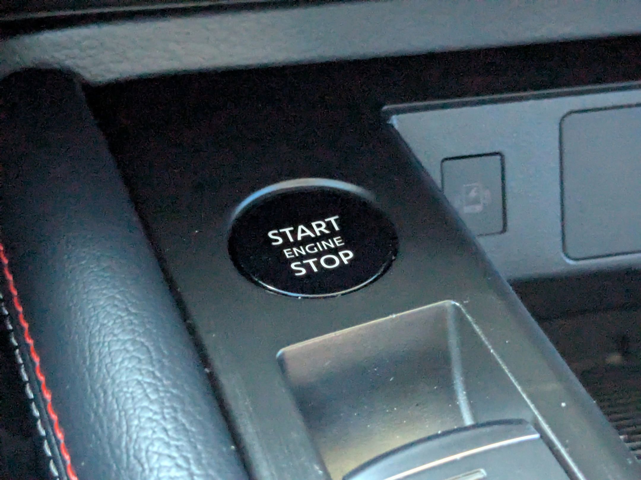 Used 2025 Nissan Kicks SR w/ Illumination Package image 20