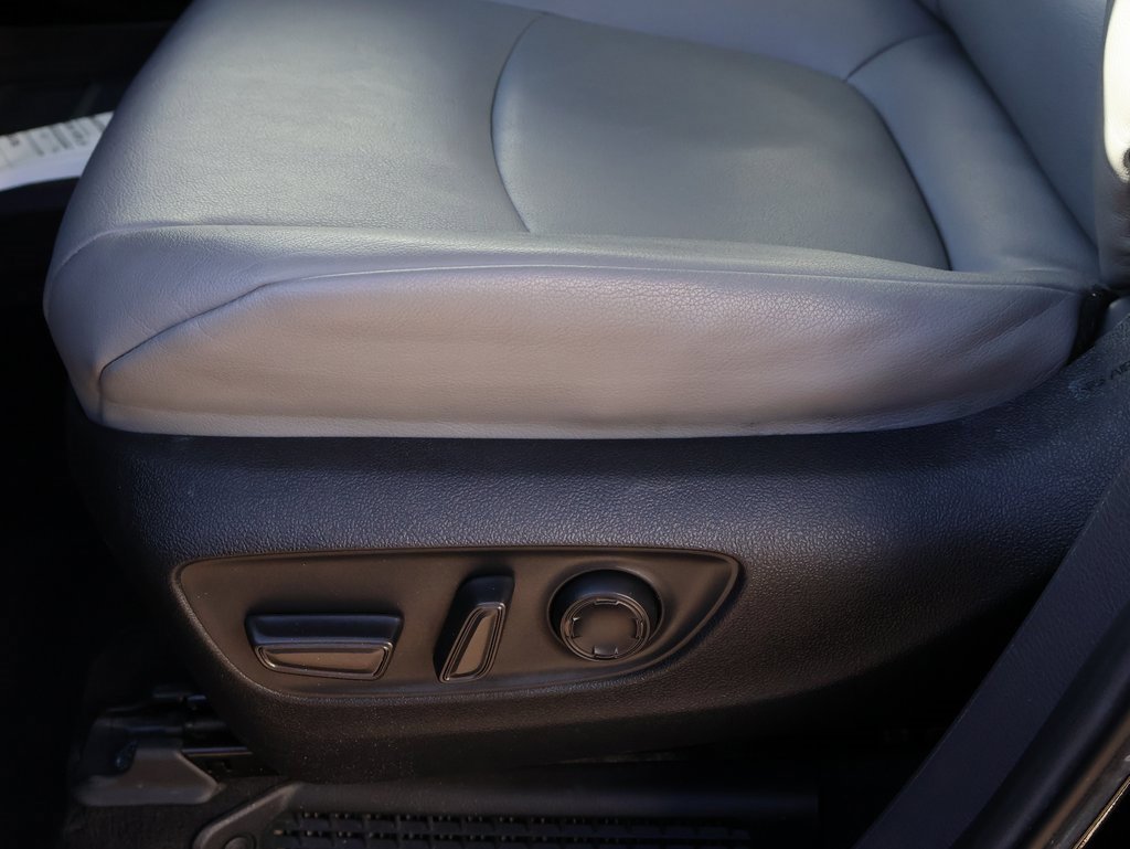 Used 2024 Toyota Sienna XLE image 43