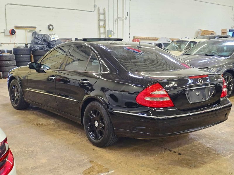 Used 2006 Mercedes-Benz E 350 4MATIC Sedan image 17