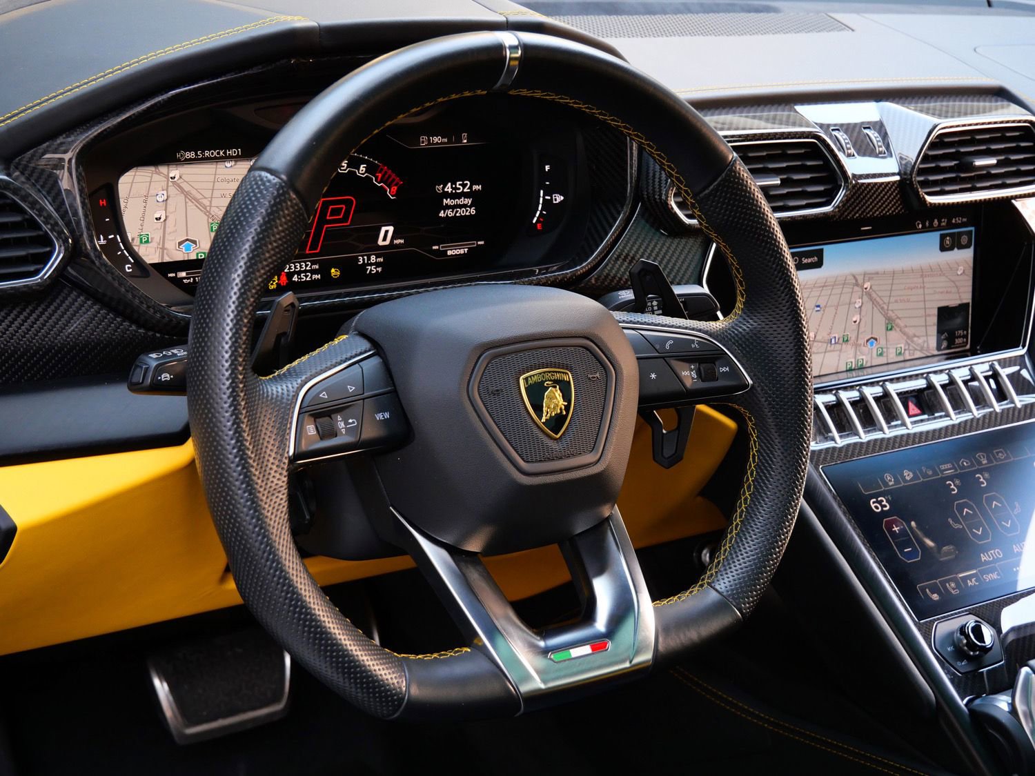 Used 2022 Lamborghini Urus image 11