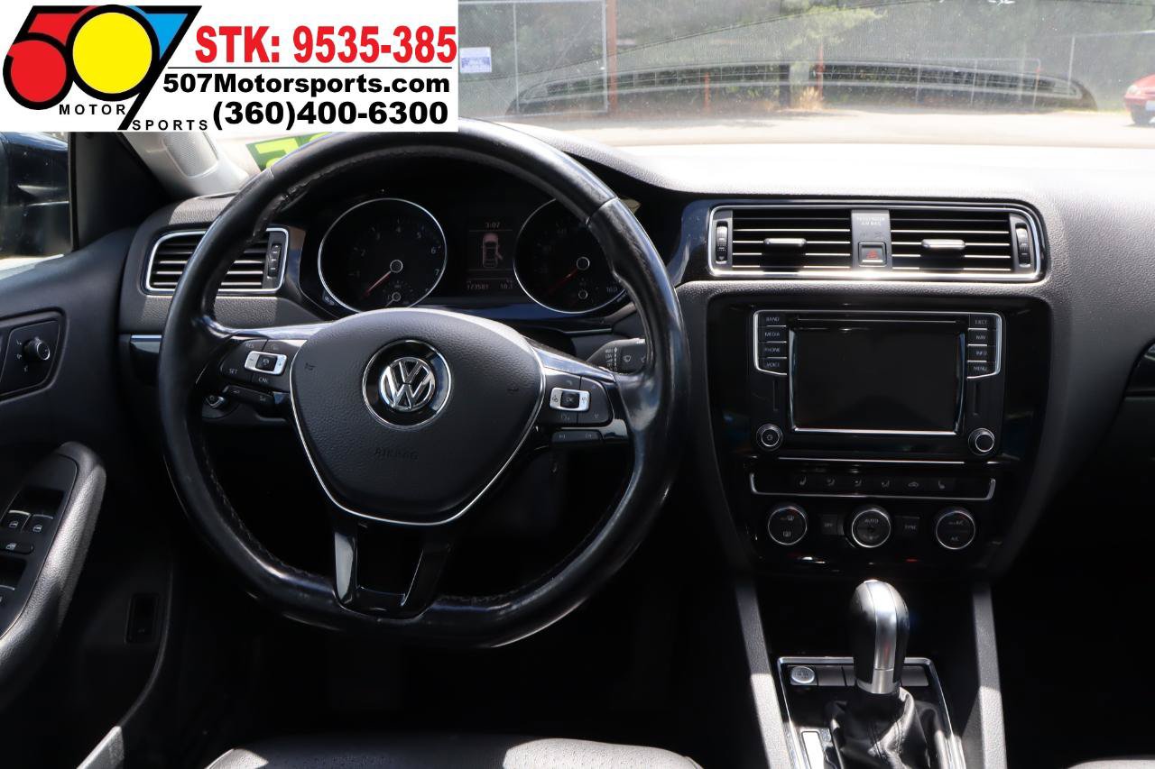 Used 2017 Volkswagen Jetta SEL FWD image 19