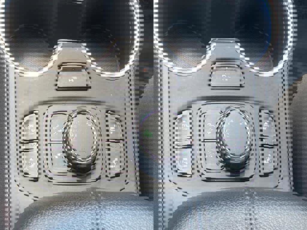 Used 2022 GMC Terrain SLT w/ Infotainment Package II image 12