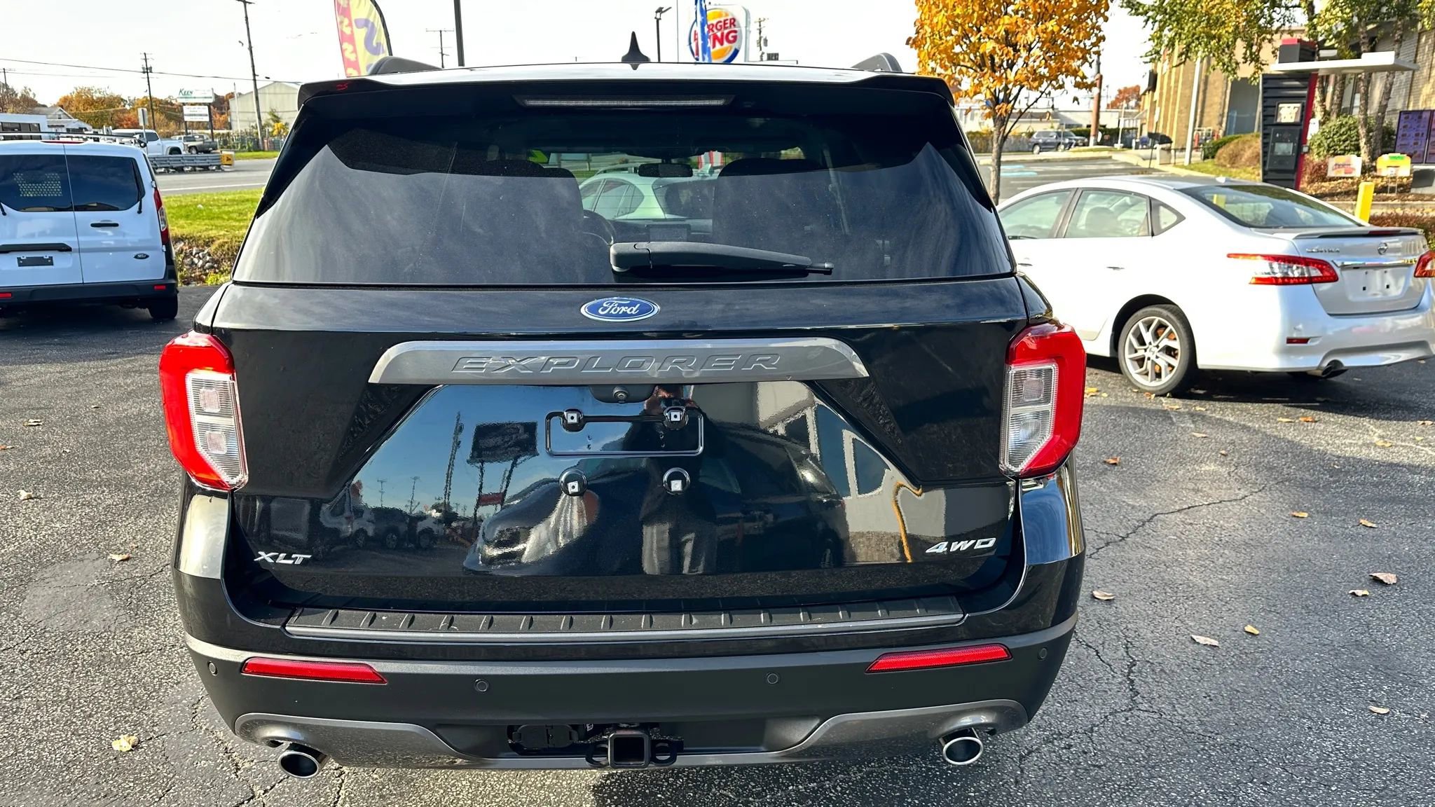 Used 2021 Ford Explorer XLT w/ Equipment Group 202A image 6