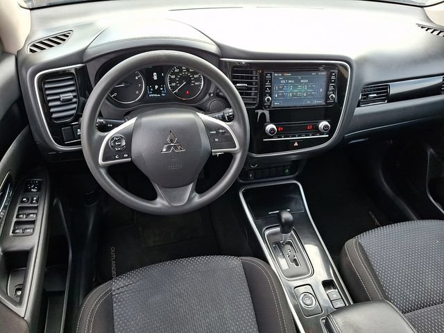 Used 2020 Mitsubishi Outlander ES AWD/4WD image 2