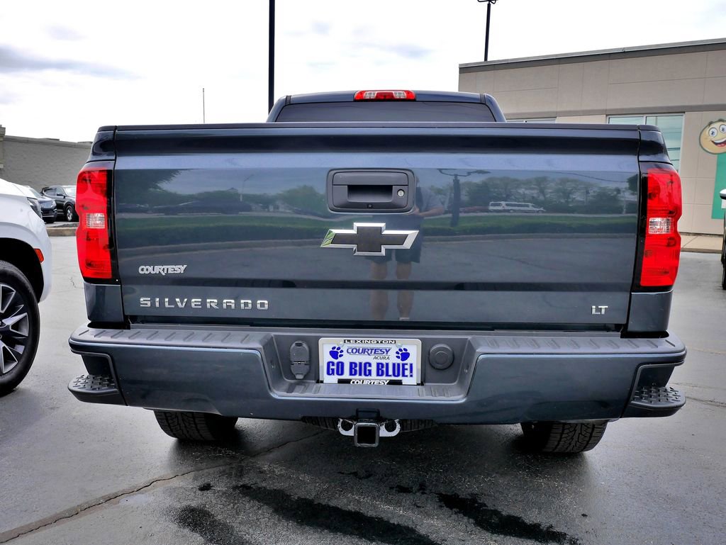 Used 2017 Chevrolet Silverado 1500 LT w/ LPO, Black Pack AWD/4WD image 6