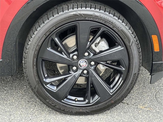 Used 2023 Buick Envision Essence w/ Sport Touring Package image 9