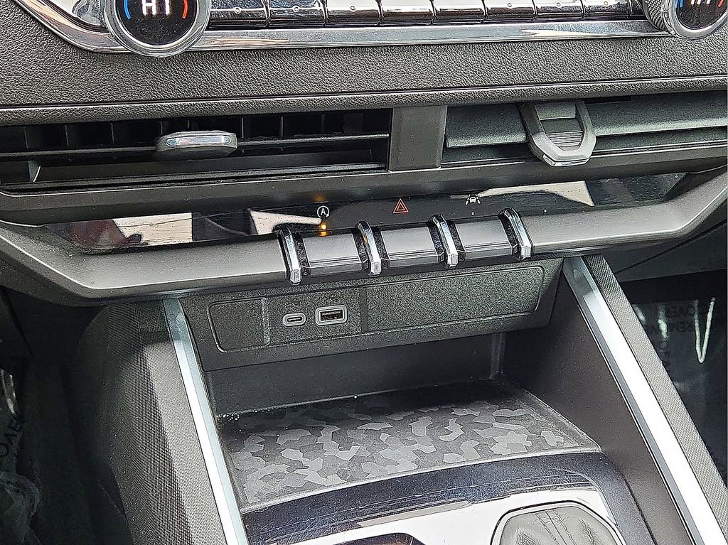 Used 2025 Chevrolet Colorado Trail Boss w/ Midnight Edition image 26