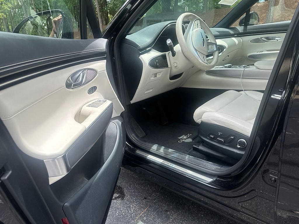 Used 2023 Genesis Electrified GV70 w/ Prestige Package AWD/4WD image 3