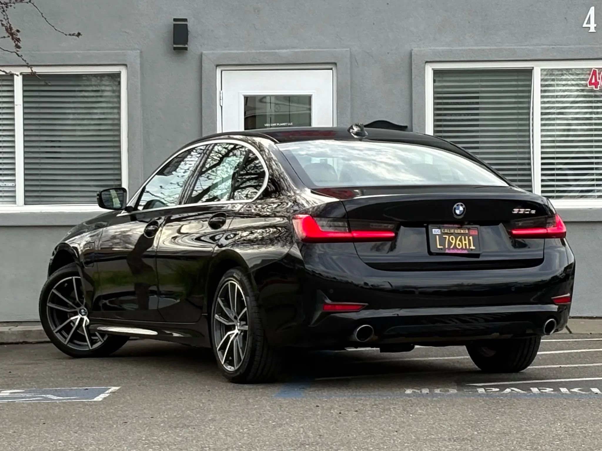 Used 2021 BMW 330e w/ Convenience Package image 7