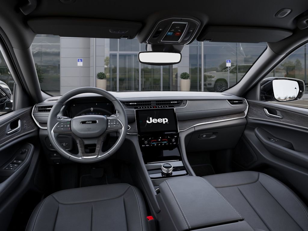 New 2025 Jeep Grand Cherokee Limited w/ Black Appearance Package image 14