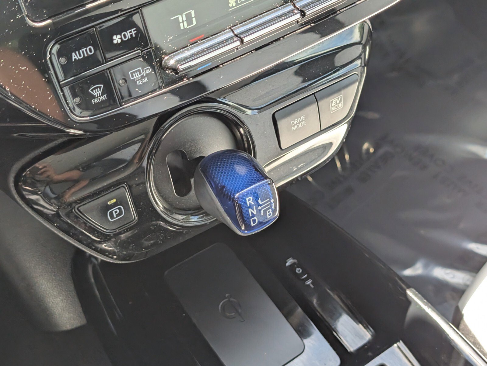 Used 2021 Toyota Prius XLE image 18