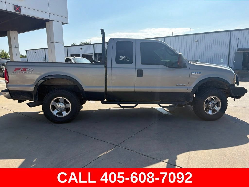 Used 2005 Ford F250 XLT AWD/4WD image 2