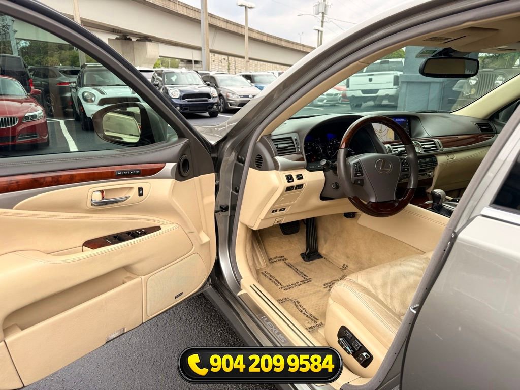 Used 2016 Lexus LS 460 w/ Comfort Package RWD image 21