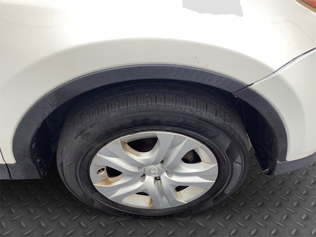 Used 2015 Toyota RAV4 LE image 23