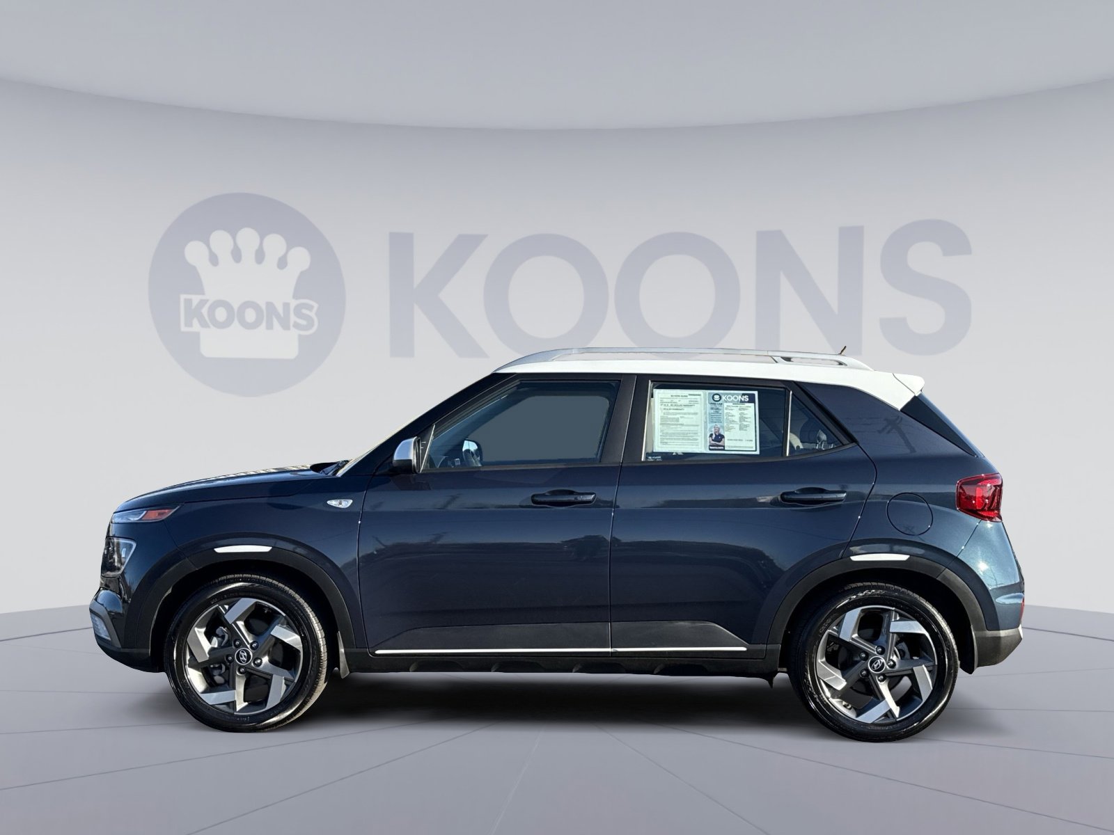 Certified 2023 Hyundai Venue Limited image 2