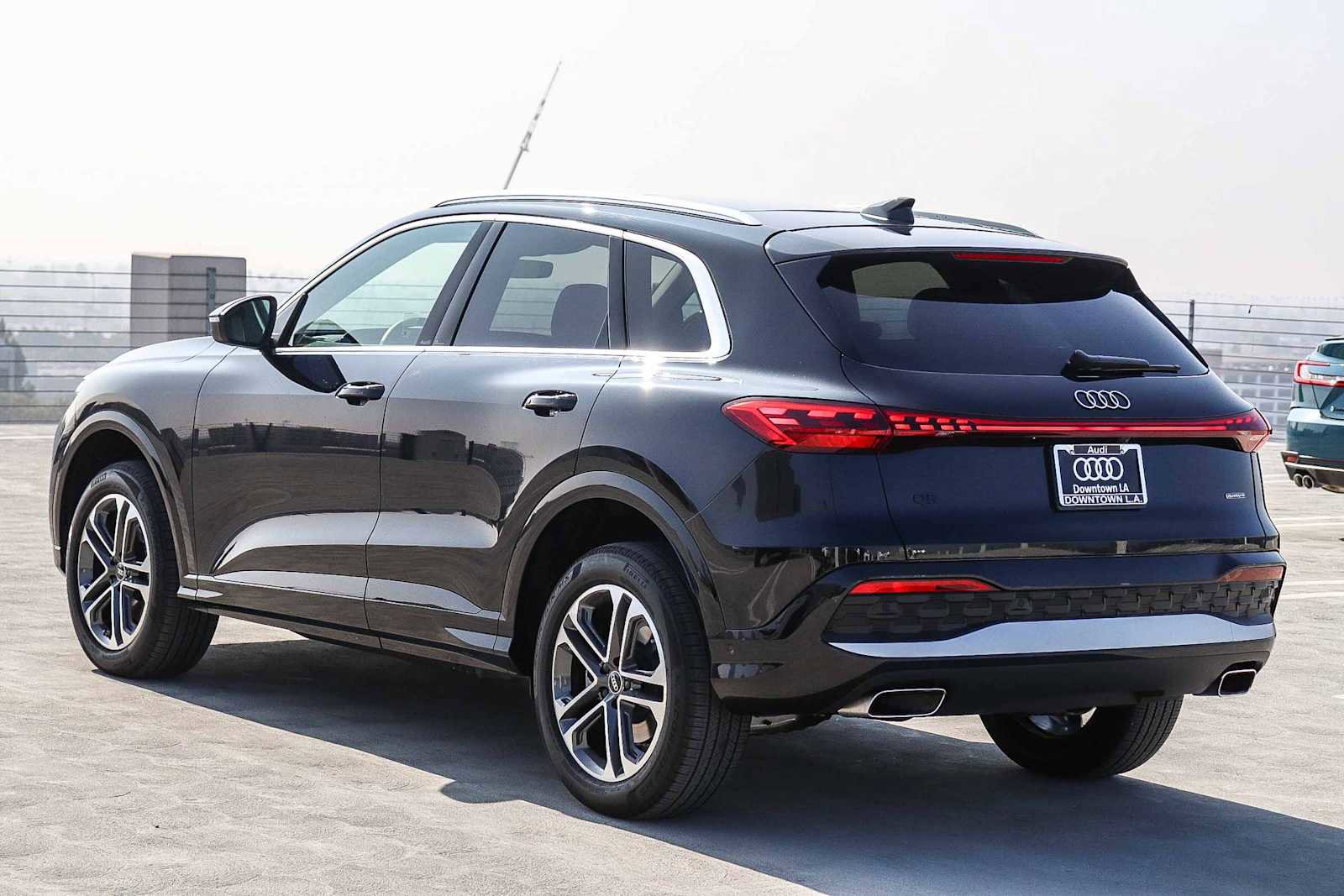 Used 2025 Audi Q5 Premium w/ Convenience Package image 6