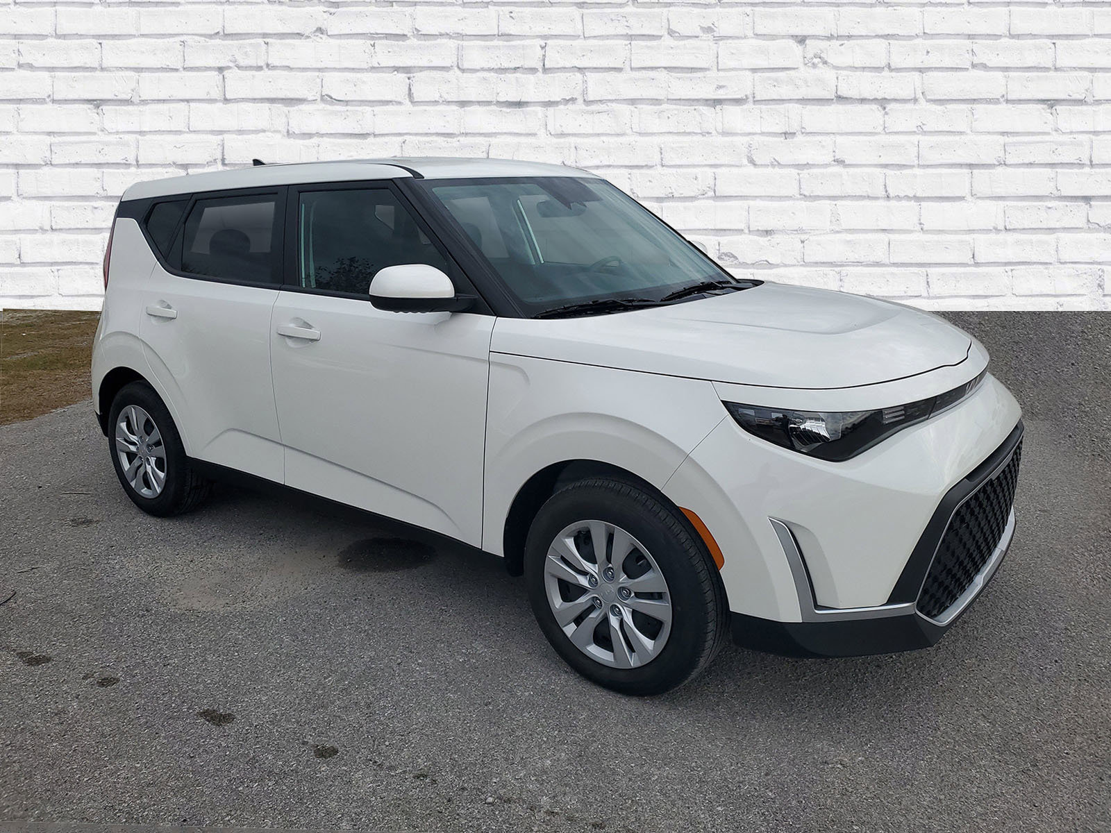 Used 2025 Kia Soul LX image 3