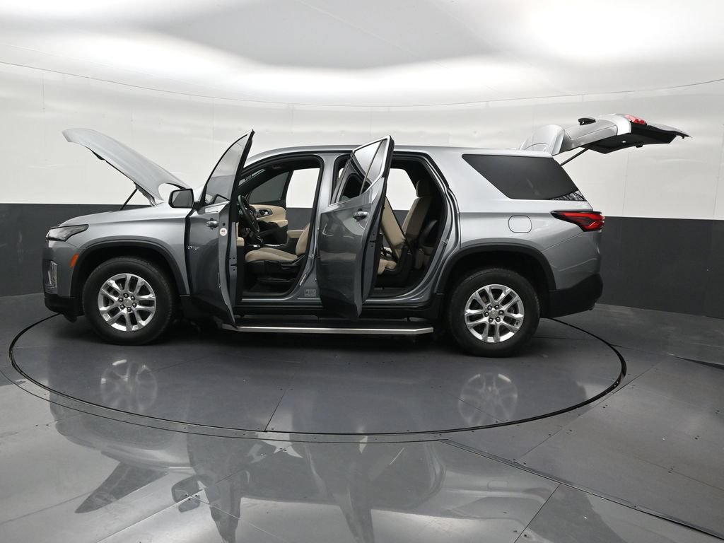 Used 2023 Chevrolet Traverse LS FWD image 34