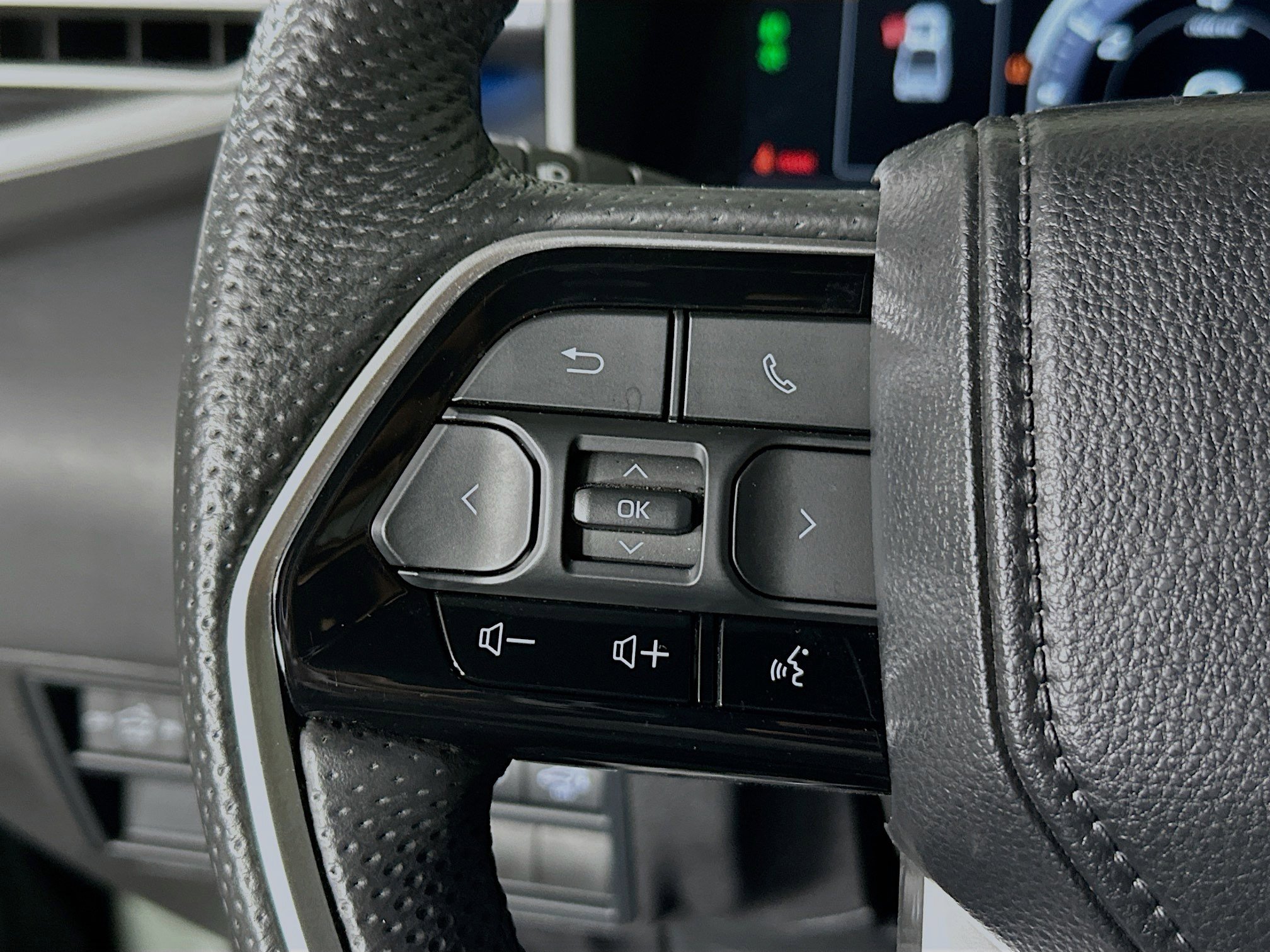 Used 2024 Toyota Tundra Platinum image 16